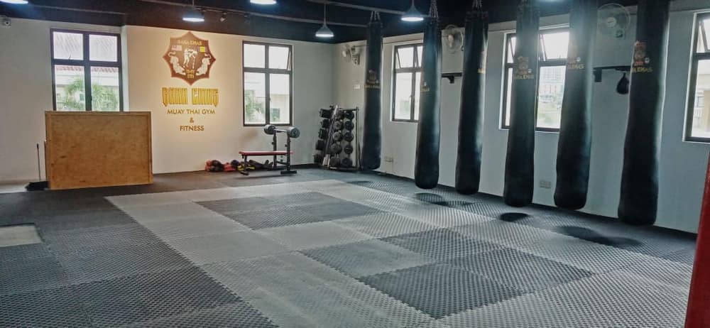 Bara emas muay thai gym & fitness — photo 1