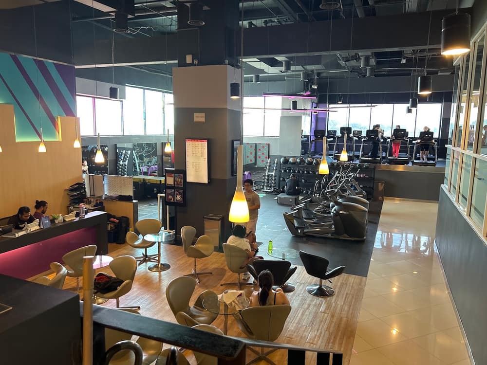 Celebrity Fitness Gym - Main Place Mall — photo 1