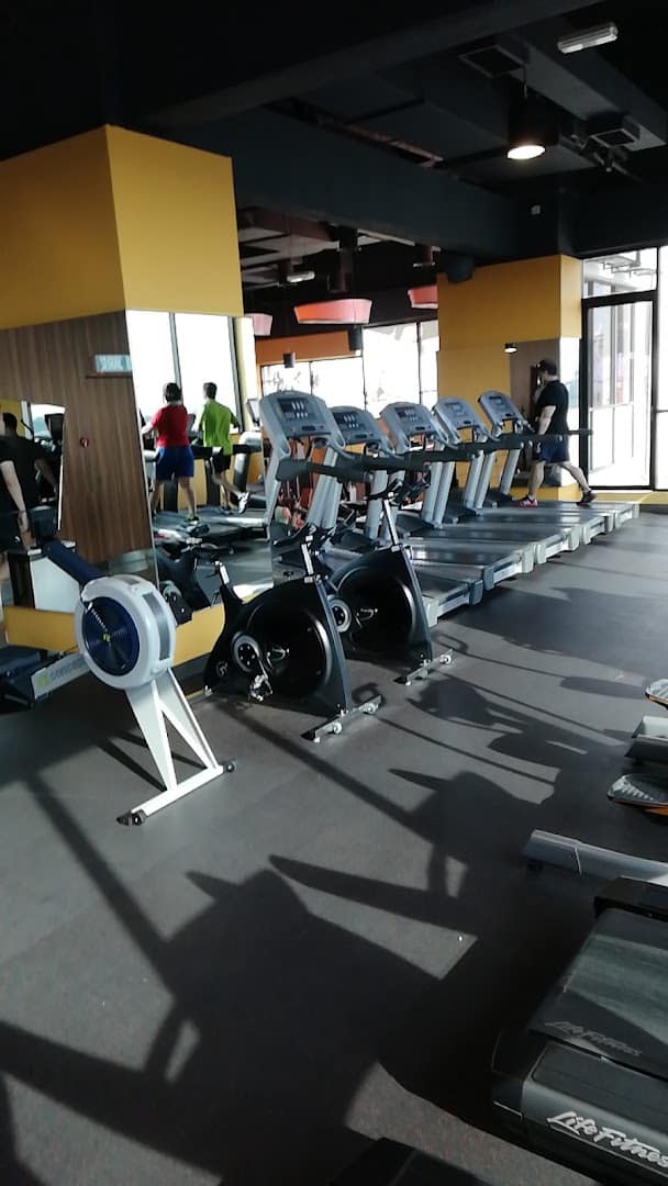 Celebrity Fitness Gym - Main Place Mall — photo 2