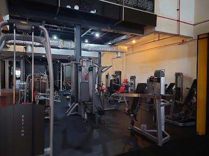 Celebrity Fitness Gym - Queensbay Mall in Bayan Lepas