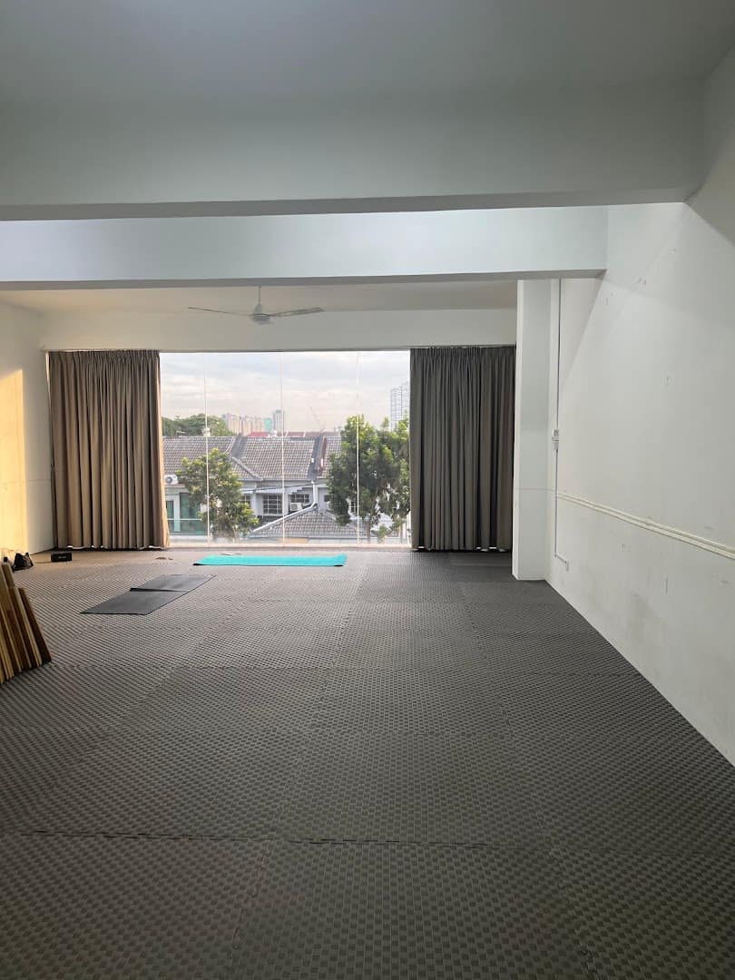 Hardcore Yoga Studio — photo 2