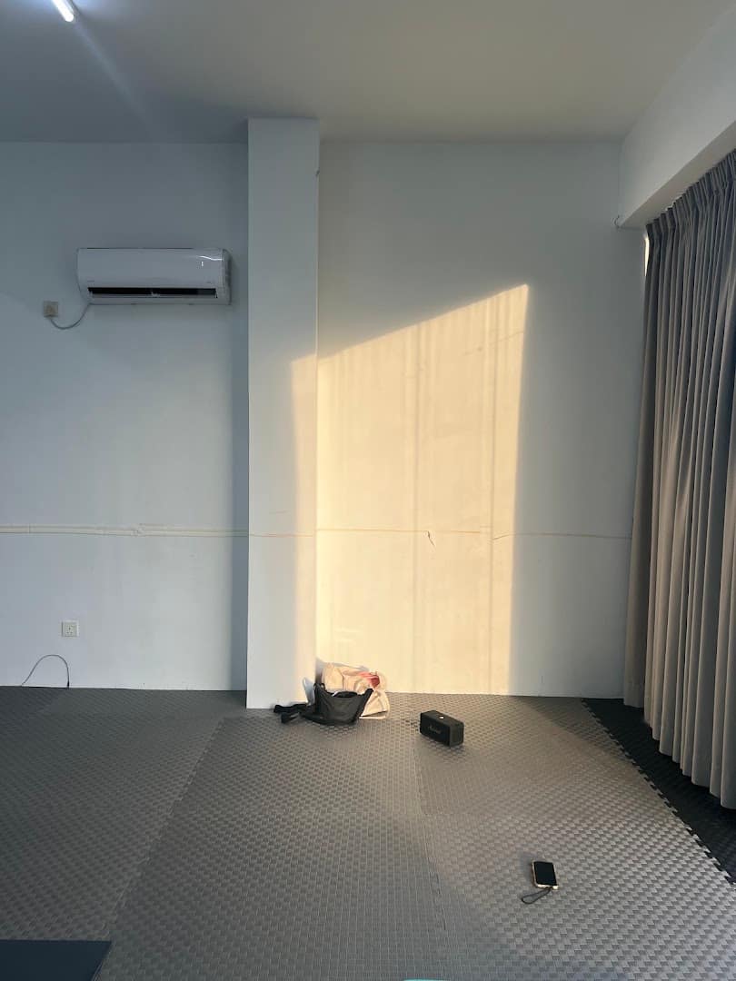 Hardcore Yoga Studio — photo 3
