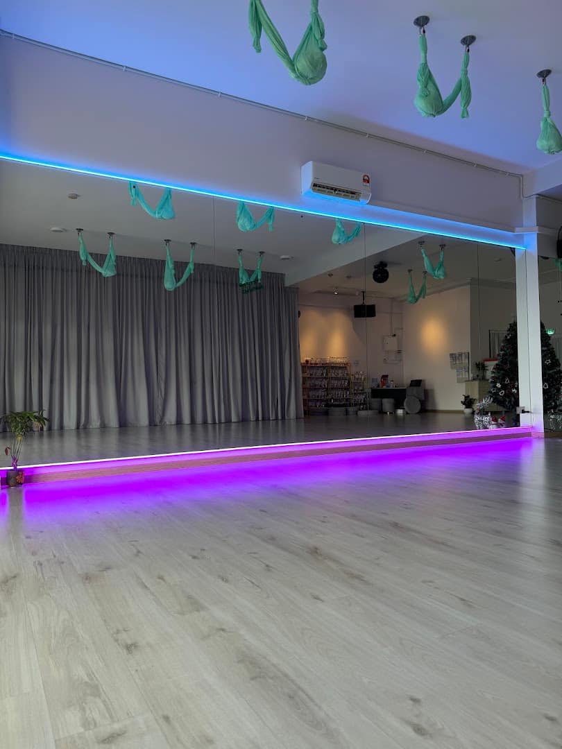 Netizen Happy Yoga Dance Studio — photo 4