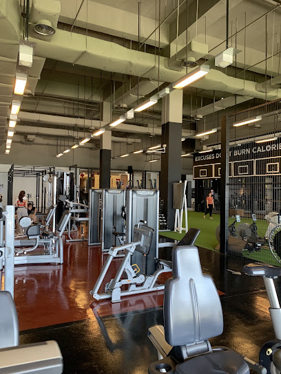 Peak Fitness Gurney Plaza, Penang in George Town