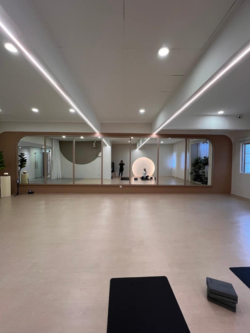 RISE - Yoga & Wellness — photo 4